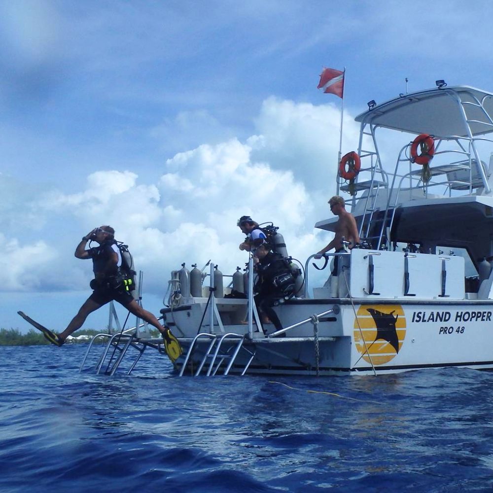 Boat Diving 1